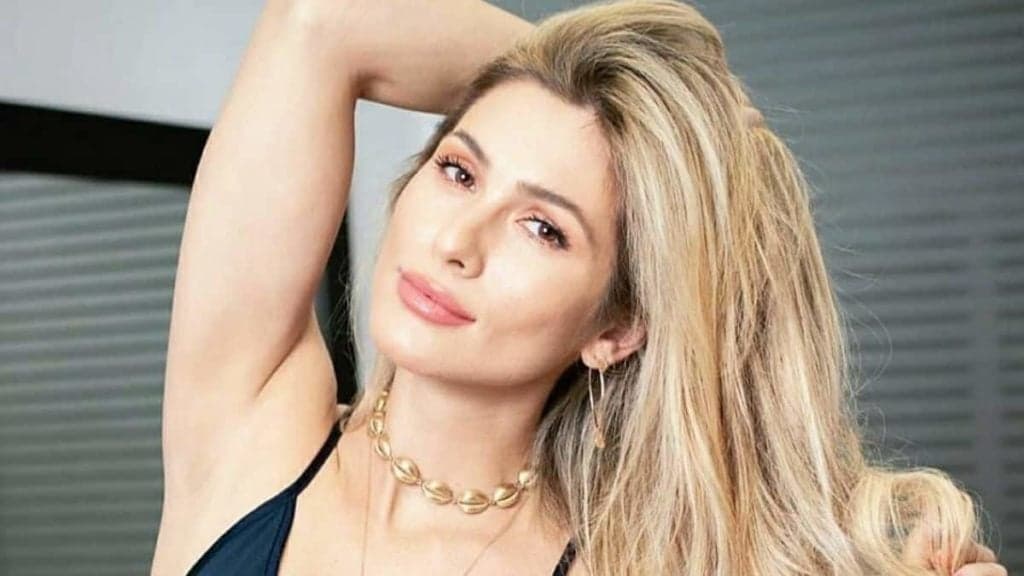 Após expor motivo da demissão e desgosto com filhas de Silvio, Lívia Andrade ganha substituta oficial no SBT