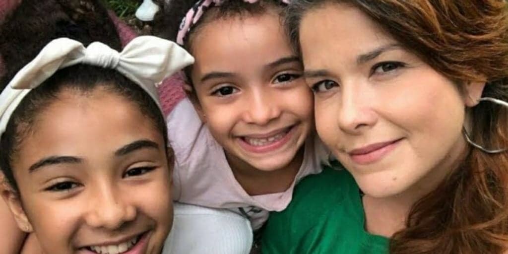 Samara Felippo detona diagnóstico de doença das filhas e explode: "Irresponsabilidade alheia"