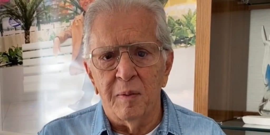Morre filha de Carlos Alberto e apresentador é obrigado a trabalhar de luto: "Sábado fui fazer show"