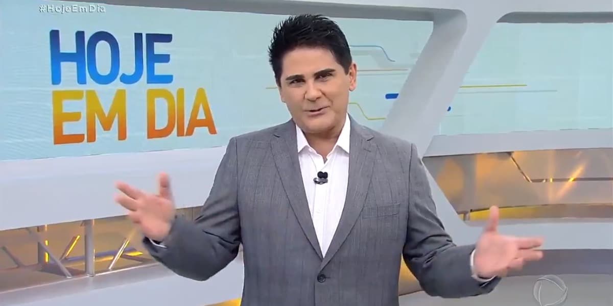 César Filho apresenta o Hoje em Dia na Record (Foto: Reprodução)