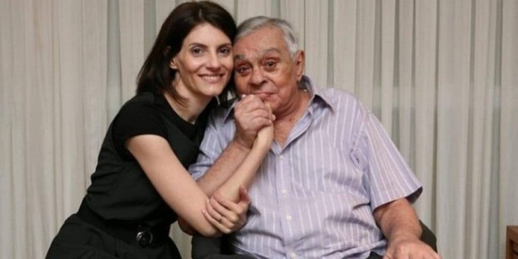 Viúva de Chico Anysio é internada com doença mortal e tem falência de órgão confirmada com pior notícia: "Grave"