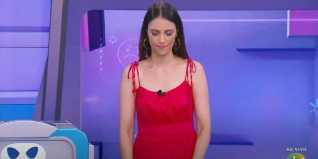 Chris Flores invade o SBT, anuncia morte no canal ao vivo e desaba: "Infelizmente"