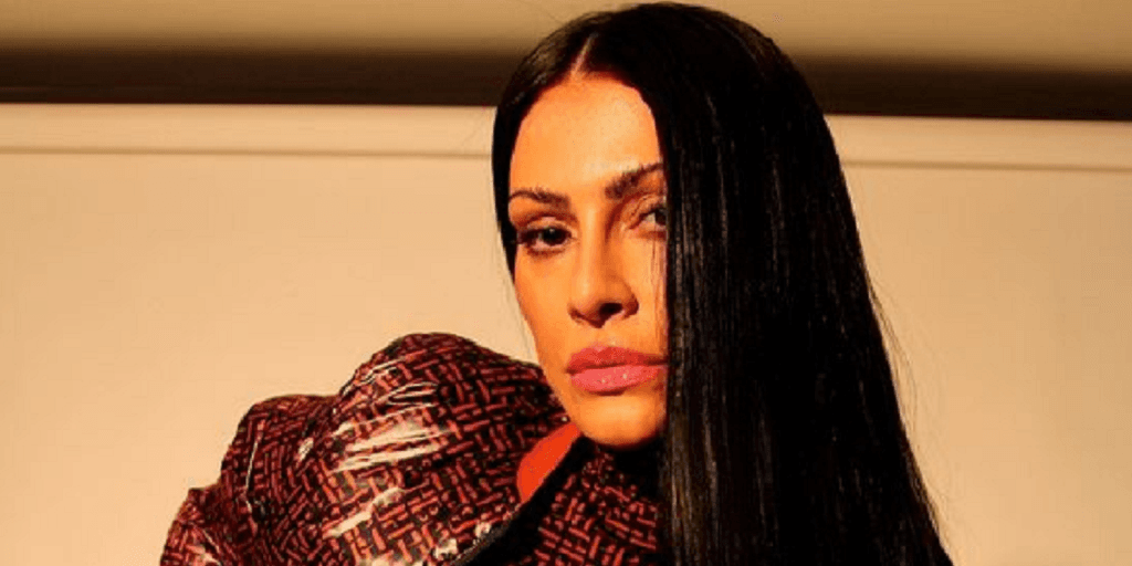 Cleo levou mais uma vez os marmanjos à loucura com clique