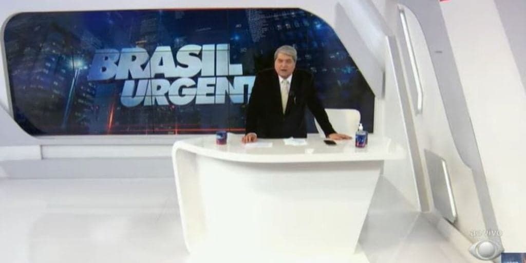 Incêndio é anunciado por Datena, Band corta programação e mostra importante prédio em chamas: "Vítimas"
