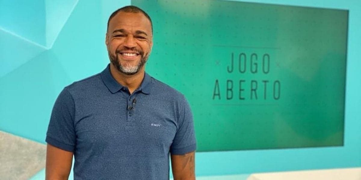 Denílson deixará o comando do Jogo Aberto nesta sexta-feira (09) e Ronaldo Giovanelli, comentarista da atração esportiva, assumirá como seu substituto Denílson deixará o comando do Jogo Aberto nesta sexta-feira (09) e Ronaldo Giovanelli, comentarista da atração esportiva, assumirá como seu substituto