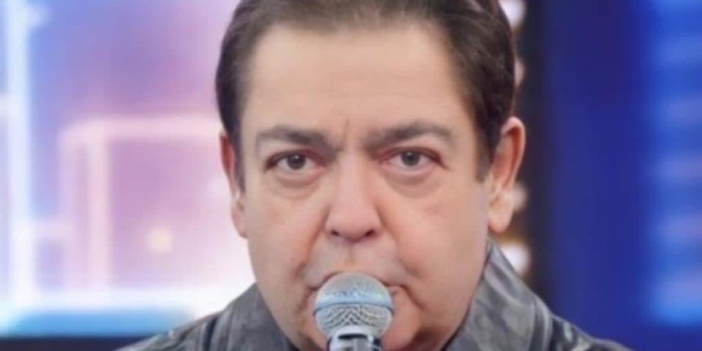 Faustão, após ser proibido de usar 'Domingão' pela Globo, se vinga da emissora e rouba arma secreta: "Aqui"