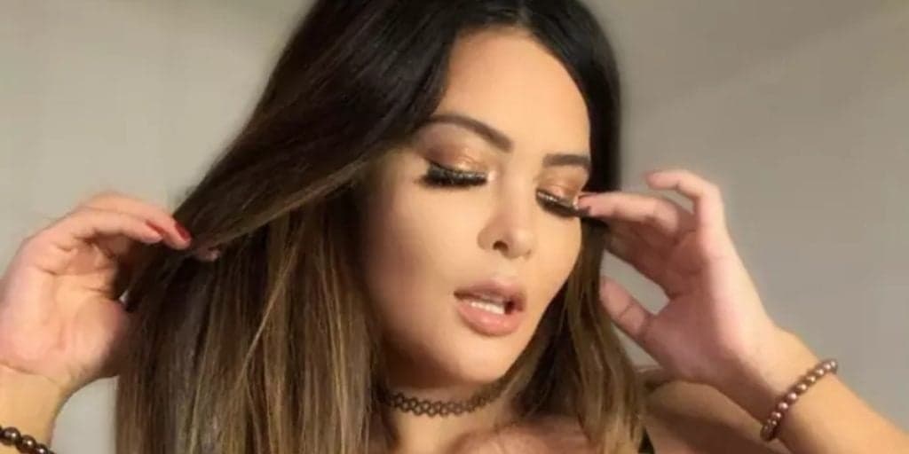 Geisy Arruda, após baixar calcinha, leva picada com força e expõe tesão: "Picadinha que eu gosto"