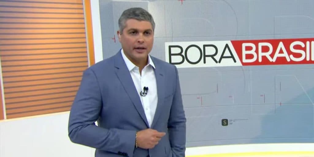 "Pior dor do mundo", Joel Datena se depara com notícia deplorável e quebra protocolo na Band: "Mexe com a gente"