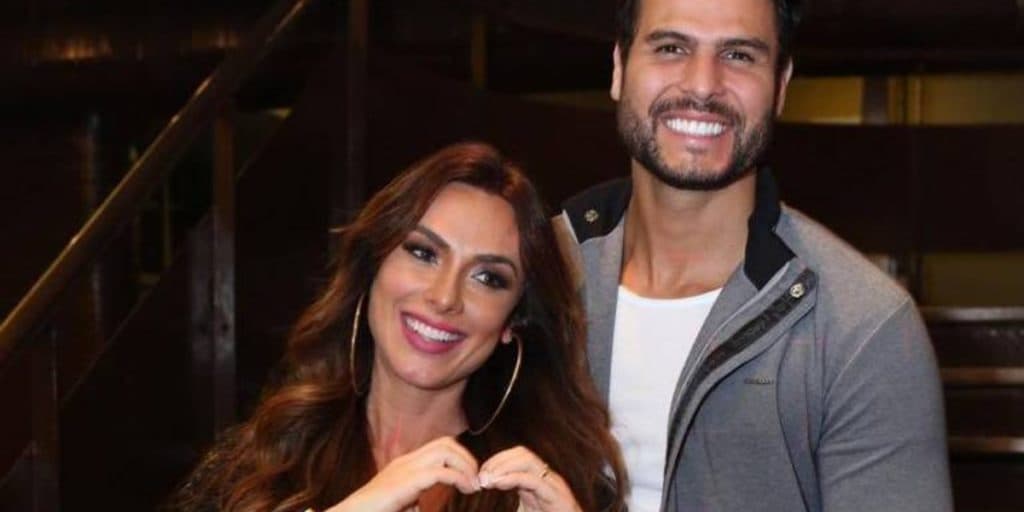 Nicole Bahls anuncia fim de casamento com Marcelo Bimbi e detona sobre confusão com o ex-marido