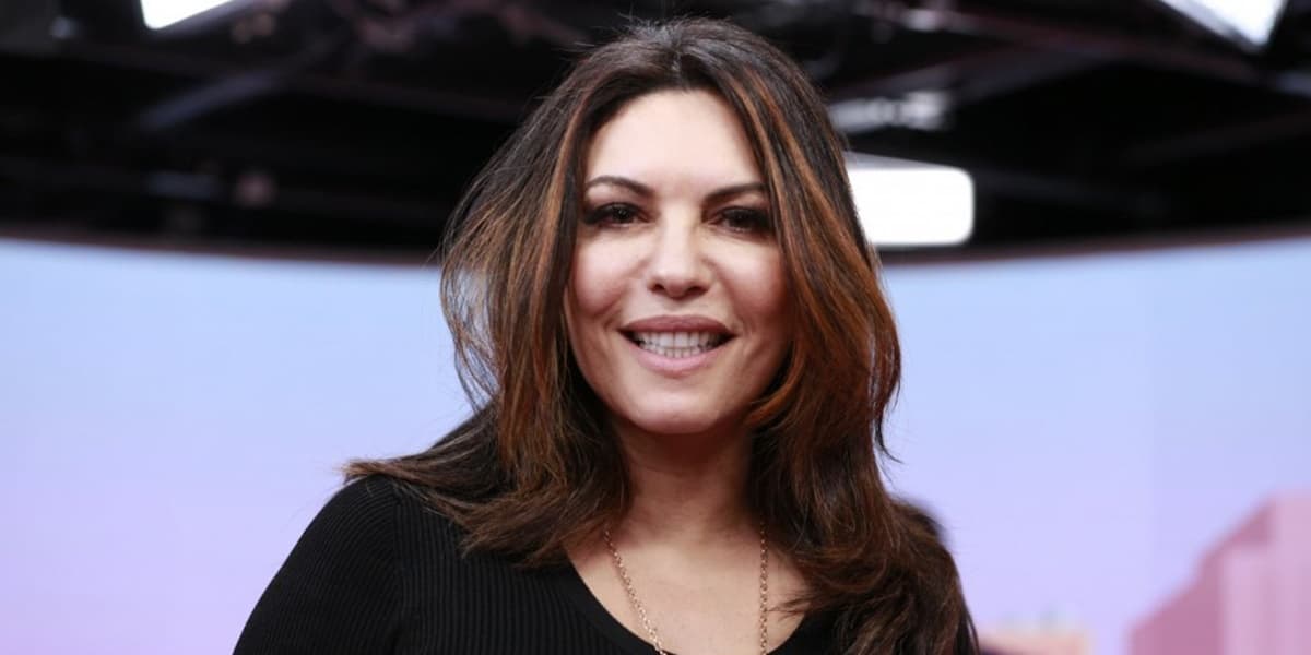 Apresentadora do SBT é obrigada a deixar hospital com soro pendurado por ordem de Silvio Santos: "Ele nem ligou"