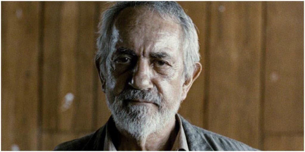 Ator Paulo José é visto de cadeira de rodas aos 84 anos, com doença cruel e estado arrasador