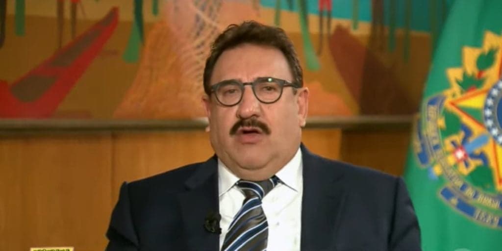 Ratinho tem foto sem bigode vazada e público vai ao chão: "Imagem mais constrangedora da vida"