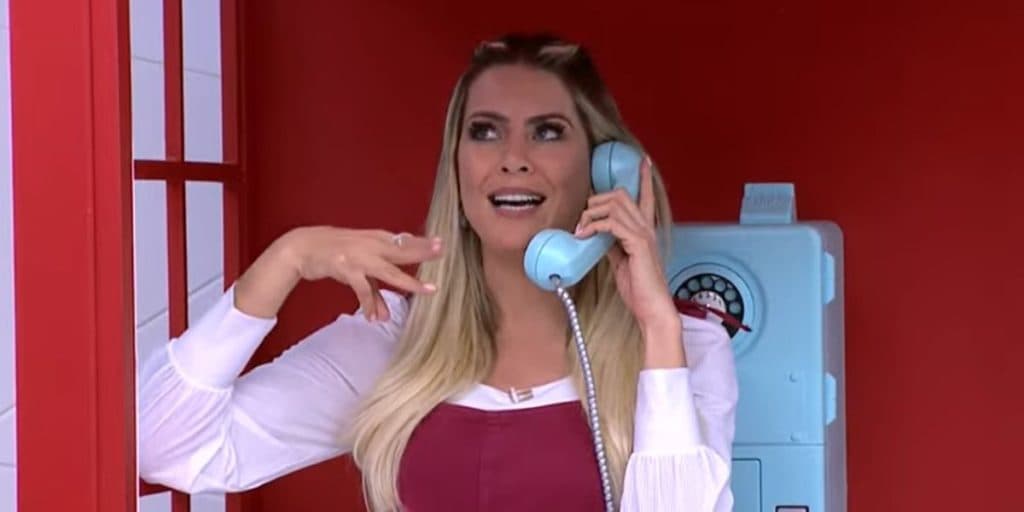 "Isso não existe", Renata Fan faz ligação ao vivo na Band e desmorona após Denílson sair do Jogo Aberto