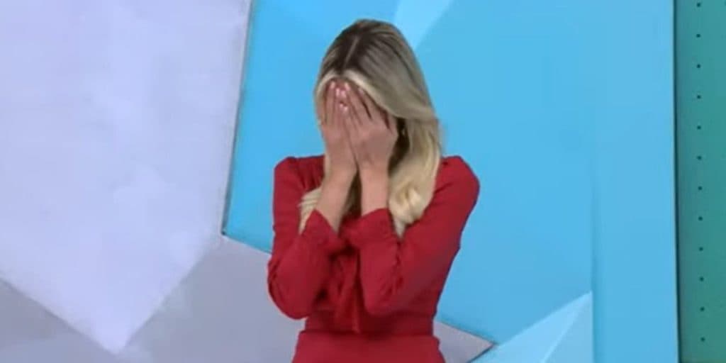 Renata Fan desaba no camarim, após Band evacuar estúdios e confirmar afastamento: "Não aguento mais"