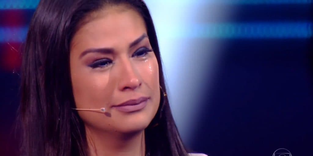Simone, após sangramento, expõe nova cirurgia
