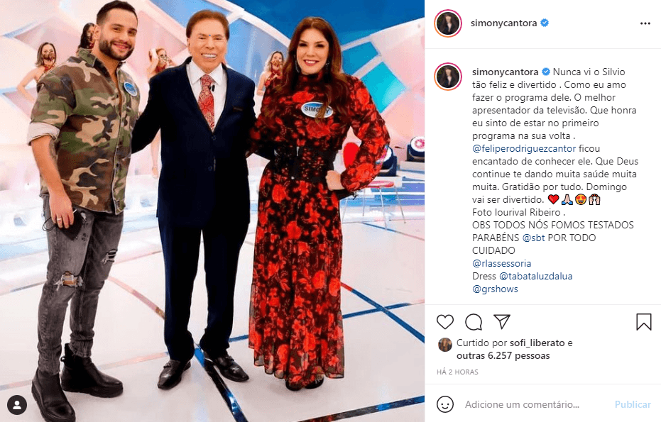 Simony posou ao lado do namorado e Silvio Santos (Foto: Reprodução)