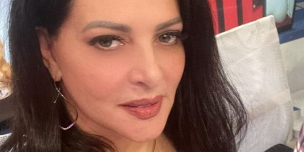 Sônia Lima está namorando "novinho", após morte de Wagner Montes e fotos são absurdas; veja