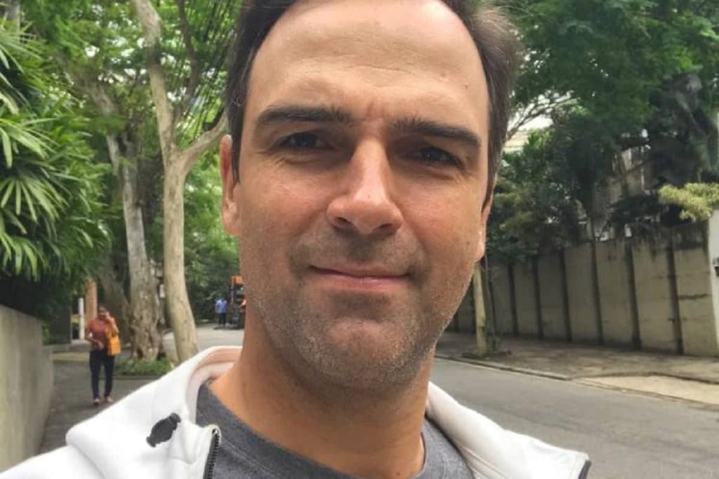 Após se despedir do Fantástico, Tadeu Schmidt surge irreconhecível e expõe realidade fora da Globo: "Derrota"