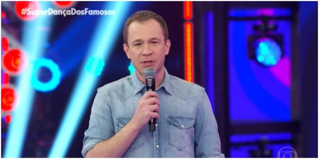 Tiago Leifert, após ter tapete puxado por Huck, começa Dança as pressas e manda recado: "Muda completamente"