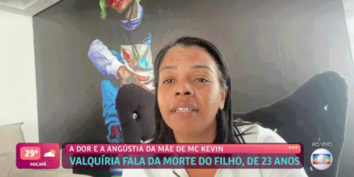 Mãe de MC Kevin vende feijoada após morte do cantor (Foto: Reprodução)