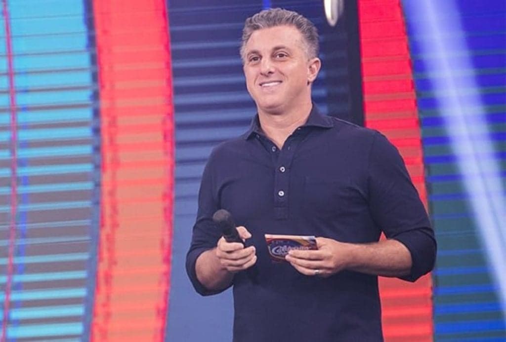 Amigos de Faustão desprezam Huck na Globo e apresentador sofre debandada antes mesmo de estrear