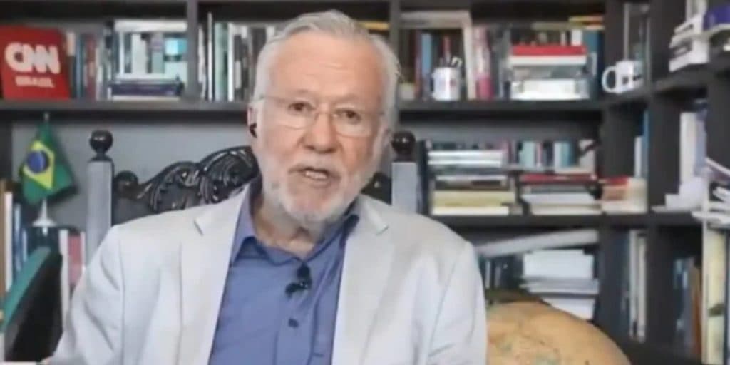 Alexandre Garcia dá fake news na CNN Brasil e é desmentido ao vivo pelo canal em comunicado