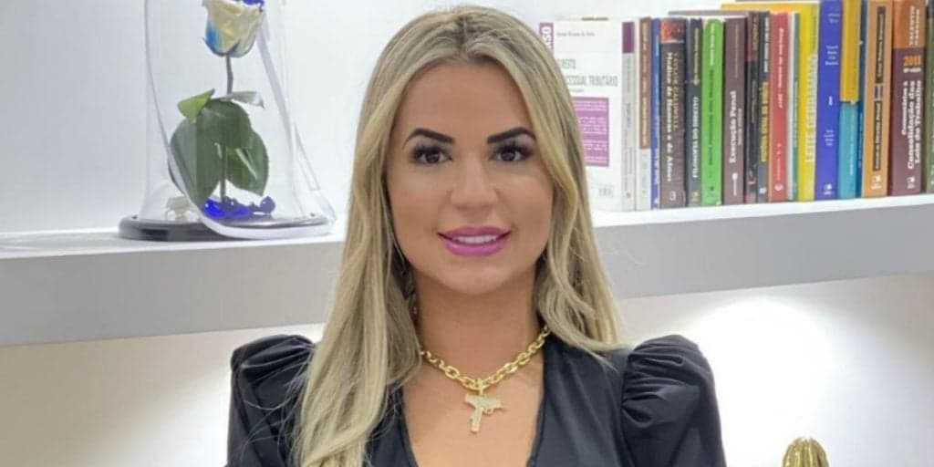 Tá estourada! Deolane Bezerra se muda para mansão gigantesca de R$ 8,7 milhões