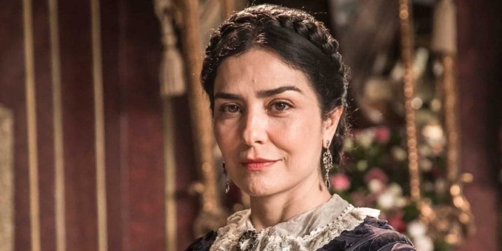Letícia Sabatella, de Nos Tempos do Imperador, faz a rebelde e recusa cumprir ordem importante dada pela Globo