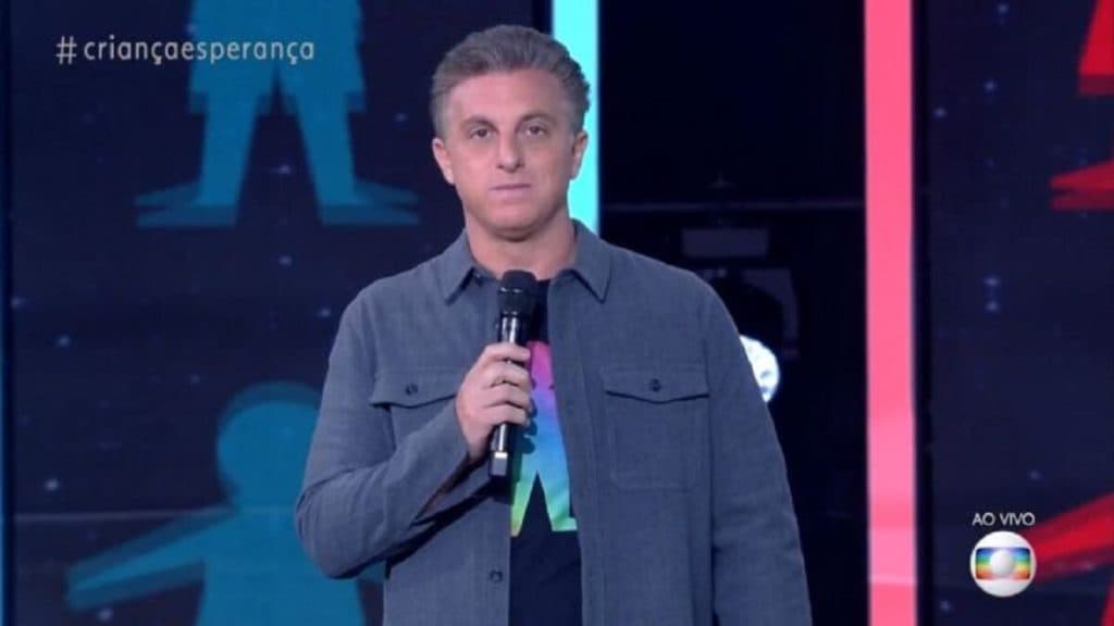 Desprezado por celebridades, Huck é obrigado a usar "restos" de Faustão na Globo e dá chilique nos bastidores