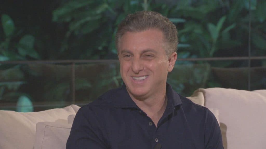 Globo volta atrás, escala fenômeno aos domingos e toma atitude drástica com Luciano Huck: "Substituto"