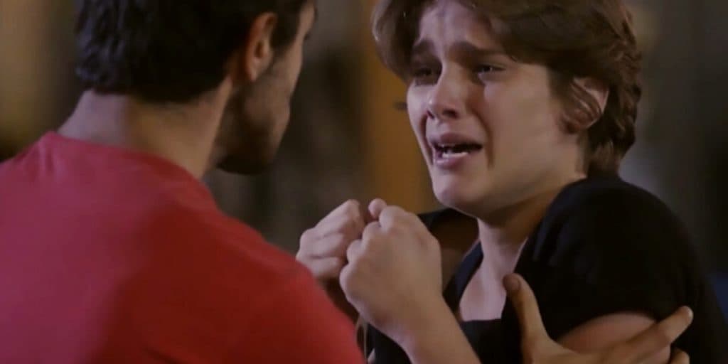 Malhação: Karina descobre segredo de Gael, arma escândalo e implora ajuda de Cobra