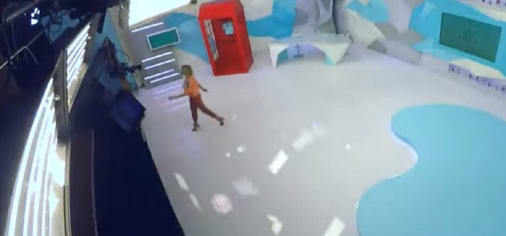 Renata Fan, após esculachar Denilson na Band, abandona o estúdio do Jogo Aberto e explode: "Até quando?"