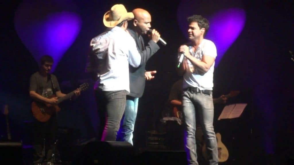 Rick, Renner e Zezé juntos no palco 
