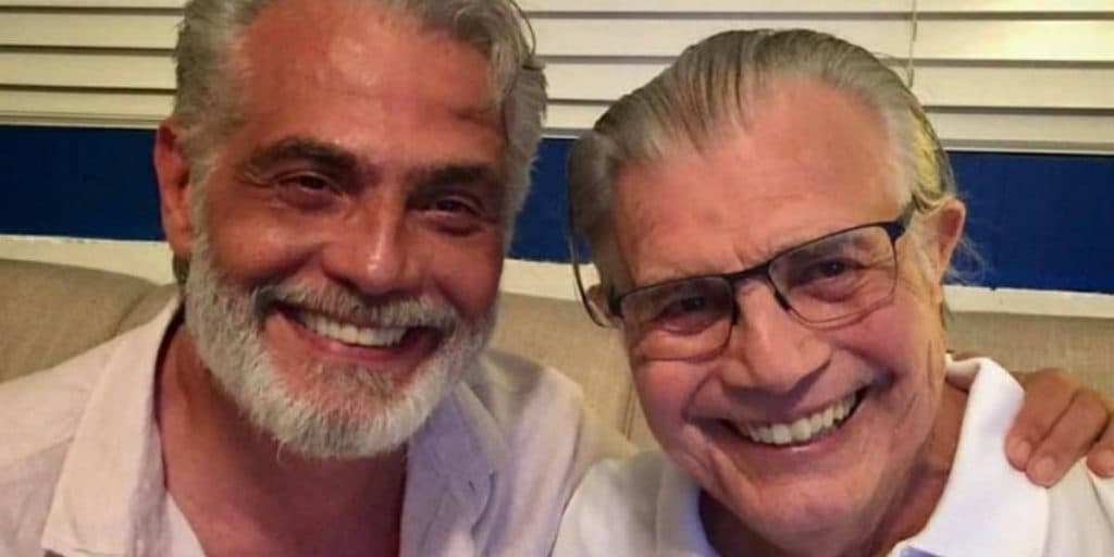 Tarcísio Filho faz 57 anos dez dias após morte do pai e esposa relata situação: "Dia triste"