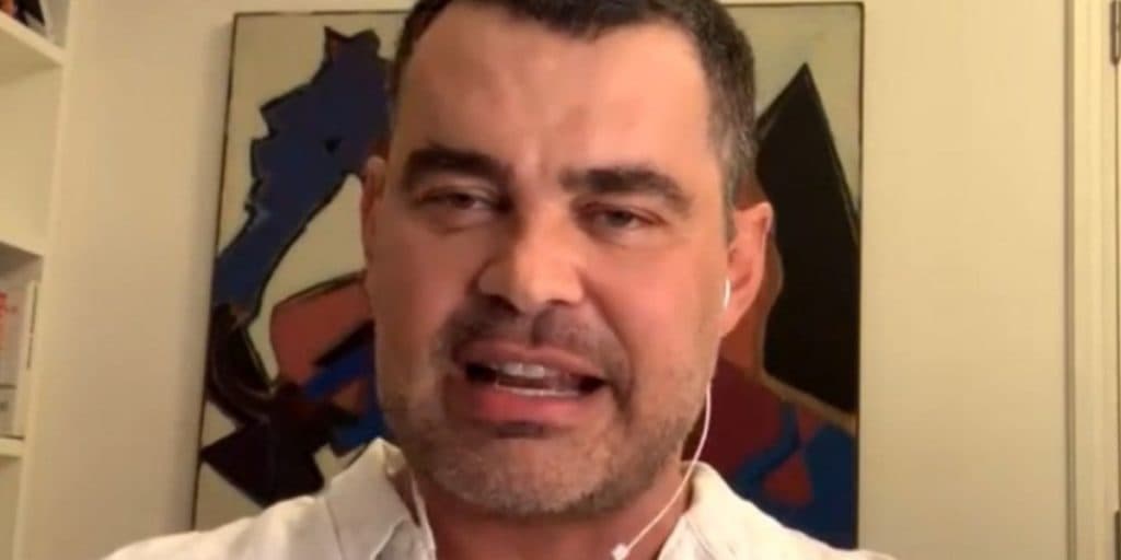 Carmo Dalla Vecchia se declarou para o marido, João Emanuel Carneiro