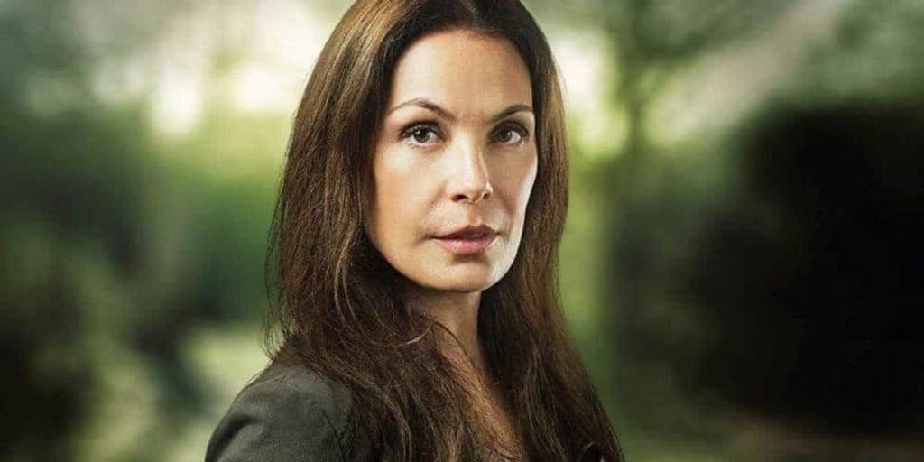 Aos 53 anos, Carolina Ferraz ostenta corpão em foto sensual e acaba mostrando demais: "Danada"