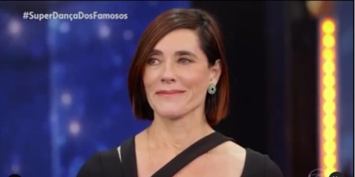 http://tvfoco.uai.com.br/wp-content/uploads/2015/05/Daniela-Mercury.jpg