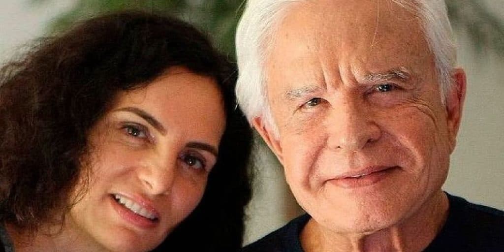 Filhos de Cid Moreira vão à delegacia, acusam madrasta de coagir testemunha e revelam: "Demonstra medo"