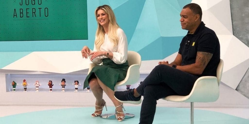 "Te amo", Renata Fan manda recado à esposa de Denílson, expõe relação com ex-jogador e assume: "Te devolver"