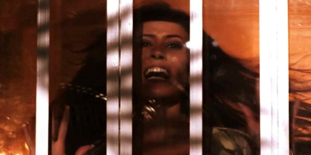 Império - Carmen morre de forma trágica após implorar ajuda de Salvador: "Morra"