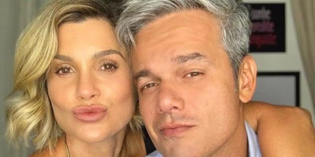 Otaviano Costa agarra Flávia Alessandra, lambe parte íntima da esposa e foto explode: "Atitude"