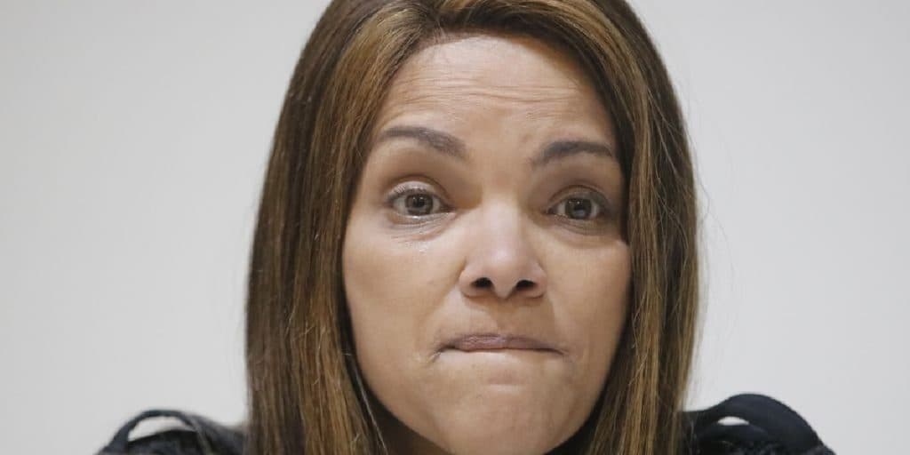 Urgente: Ex-deputada Flordelis é presa e cena é exposta ao vivo: "Estão me levando para lá"