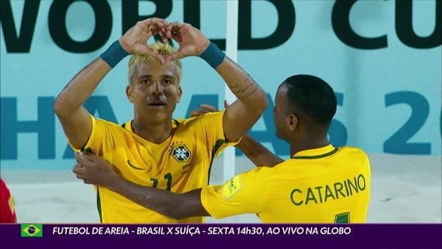 O futebol de areia cortará o jornal de Maju Coutinho nas próximas semanas (Foto: Reprodução/TV Globo)