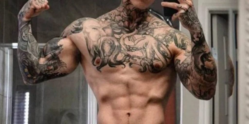 Famoso confessa usar calcinha ao invés de cueca e assume: "Mais confortável"