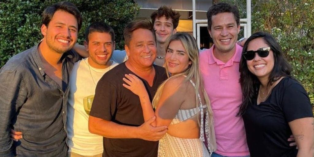 Acusação de abandono, choro e detonado em público: Leonardo reúne os seis filhos após traições e desgostos