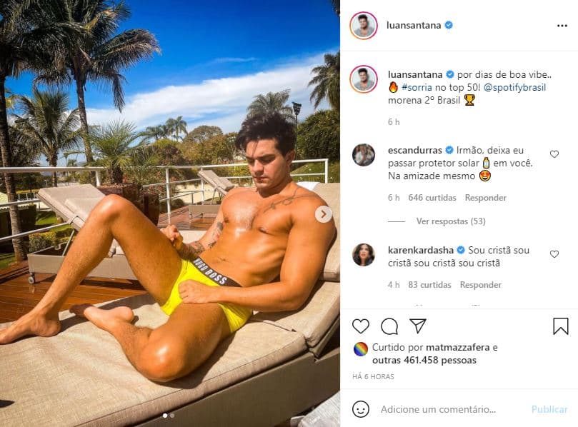 Luan Santana surpreendeu ao posar somente de sunga e mostrar volume gigante (Foto: Reprodução)