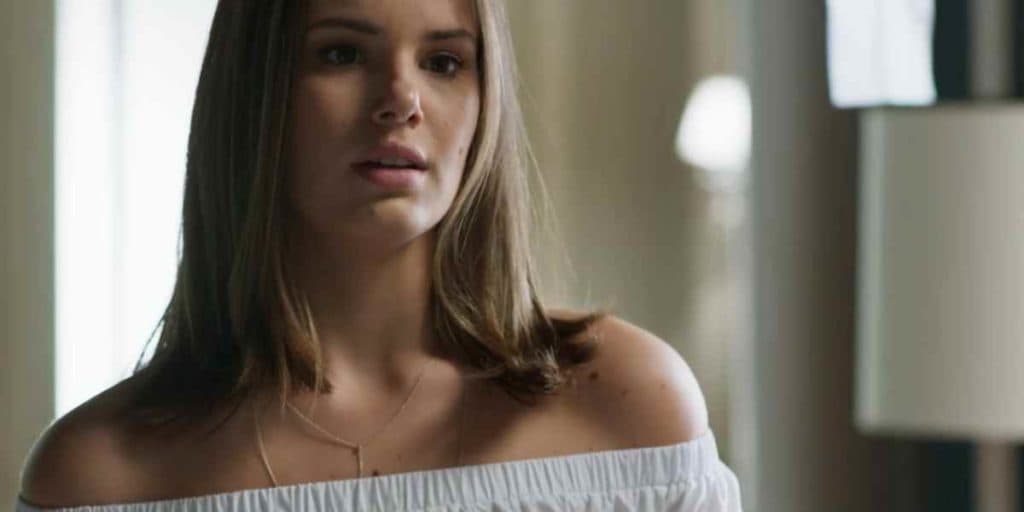 Pega Pega: Luiza consegue trabalho em meio ao caos, vai parar em boate e ganha transformação de drags