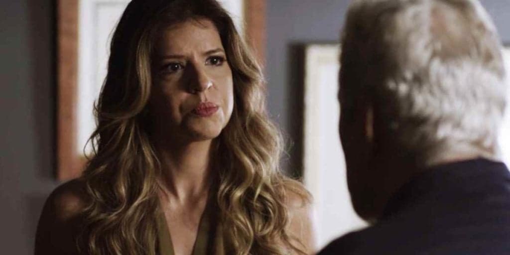 Pega Pega: Para livrar o "rabo" de Eric, Maria Pia joga o próprio pai na forca e o confronta