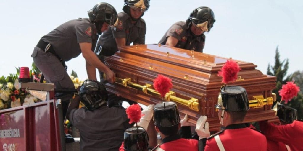 Sensitiva confirma morte de famoso e faz anúncio assustador sobre a tragédia: "Grande comoção''