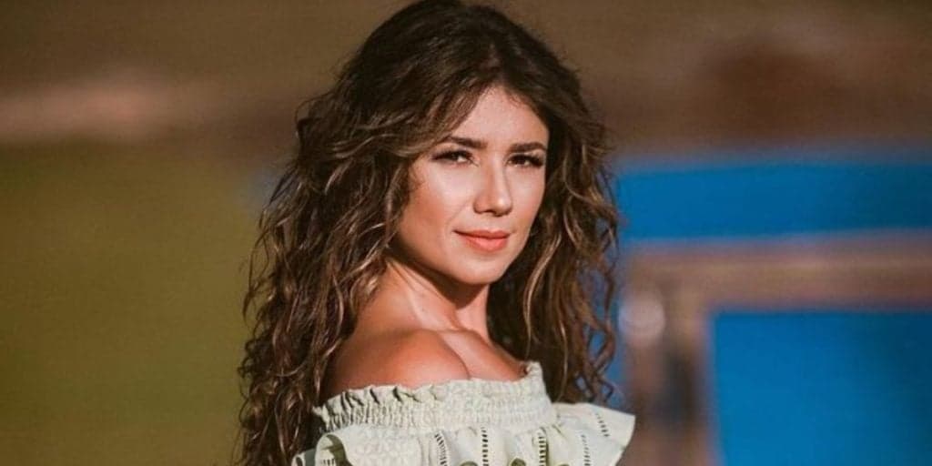 “Já passamos por tantas coisas”, detona Paula Fernandes, após injeções na garganta e guerra com Roberto Carlos